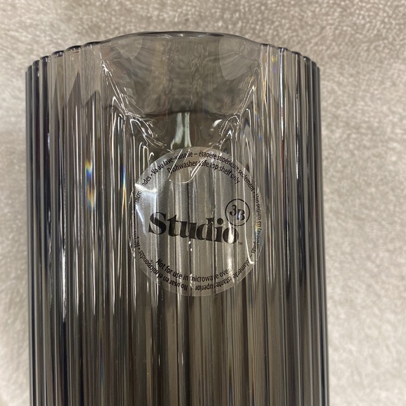 Studio 3B Textured Carafe Grey Plastic Pitcher - NWT - Picture 3 of 5